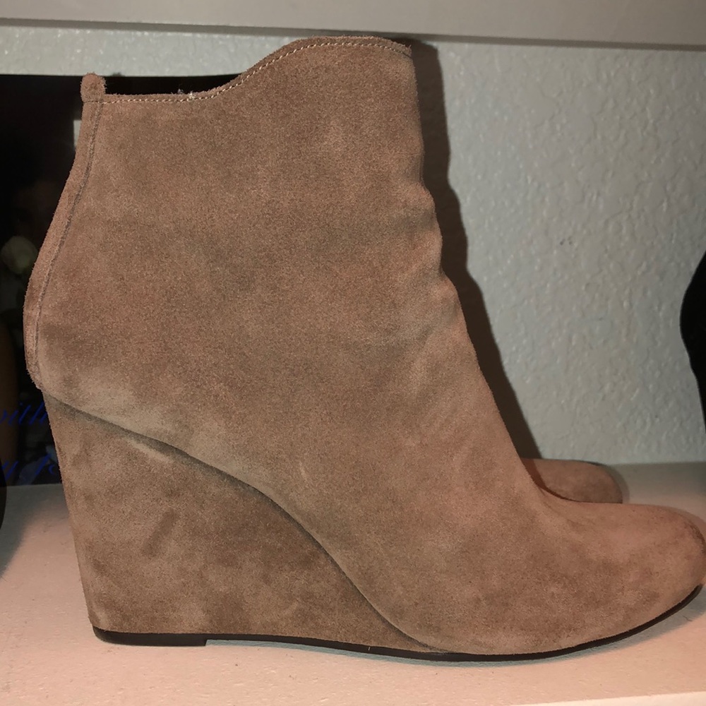 Dolce Vita tan bootie size 9